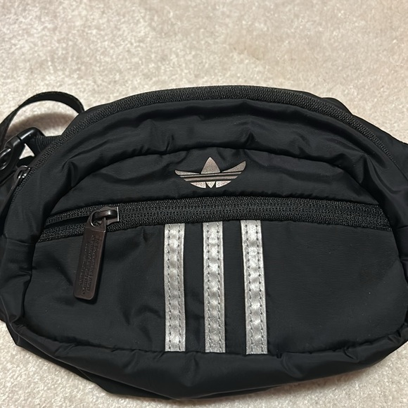 Adidas belt bag. - Picture 4 of 10